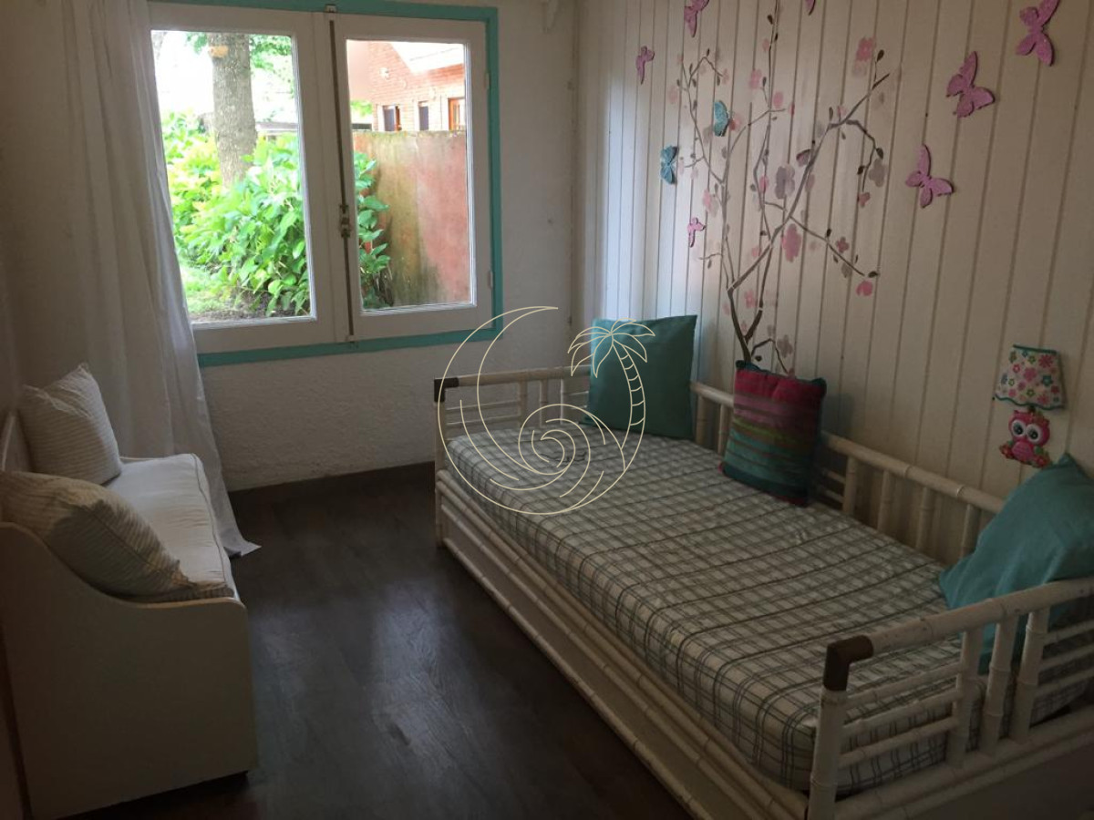 Casa ID.21092394 - Excelente propiedad en venta en zona tranquila. 3 dormitorios.