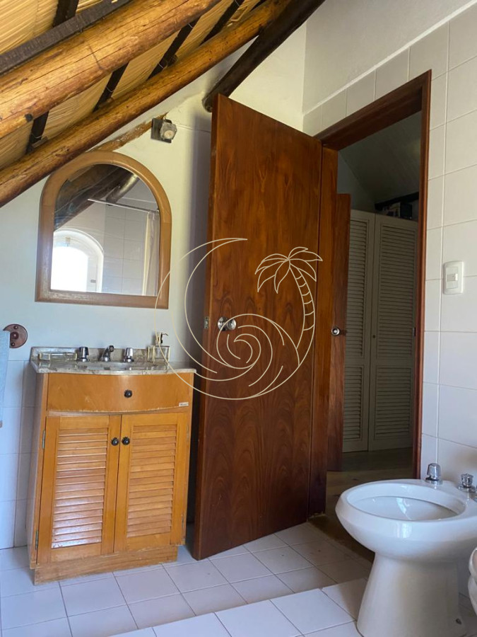 Casa ID.21092394 - Excelente propiedad en venta en zona tranquila. 3 dormitorios.