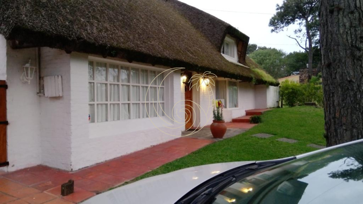 Casa ID.21092394 - Excelente propiedad en venta en zona tranquila. 3 dormitorios.