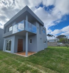 Casa de 2 dormitorios cerca de Playa Mansa. Punta del Este