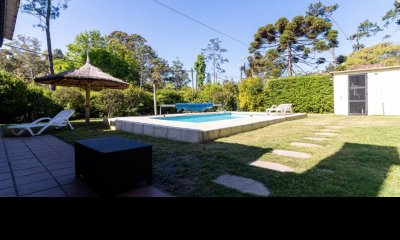 Hermosa casa en venta de 3 dormitorios en Pinares, Punta del Este