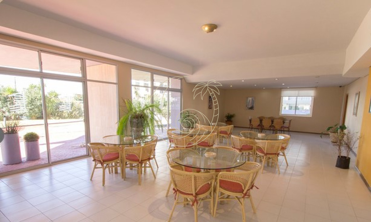 Apartamento ID.21092798 - Oportunidad. Vende apartamento de 2 dormitorios con amplia planta en Punta del Este