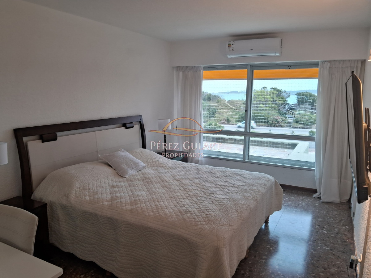 Apartamento ID.369 - Hermoso Departamento de 3 dormitorios en venta frente al mar. 