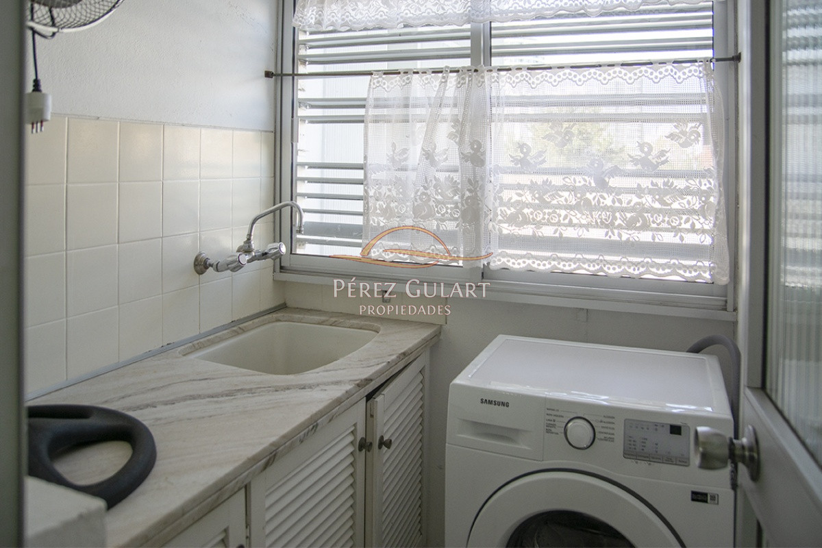 Apartamento ID.369 - Hermoso Departamento de 3 dormitorios en venta frente al mar. 