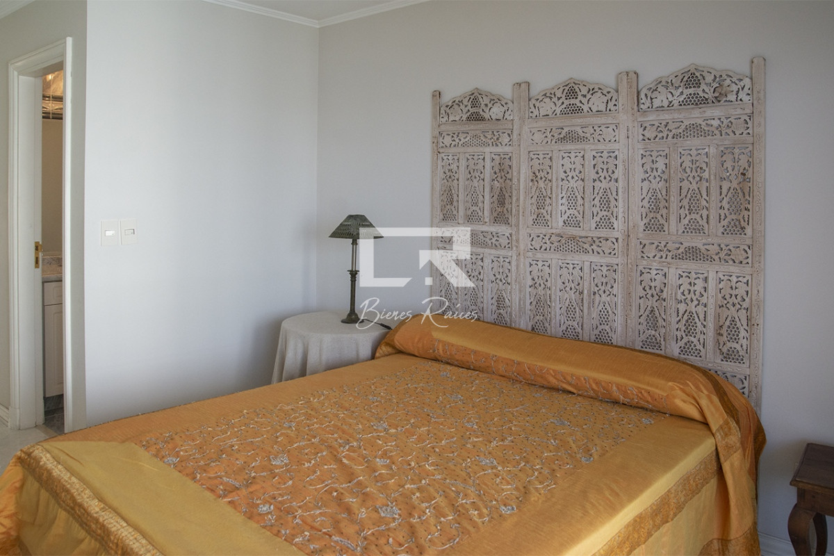 Apartamento ID.359 - Departamento de 3 dormitorios en venta frente a Playa Mansa, Coral Tower