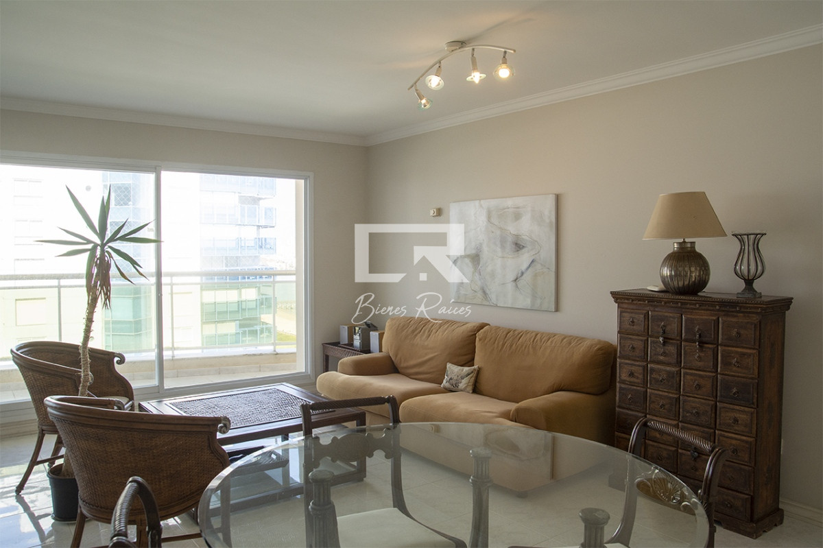 Apartamento ID.359 - Departamento de 3 dormitorios en venta frente a Playa Mansa, Coral Tower