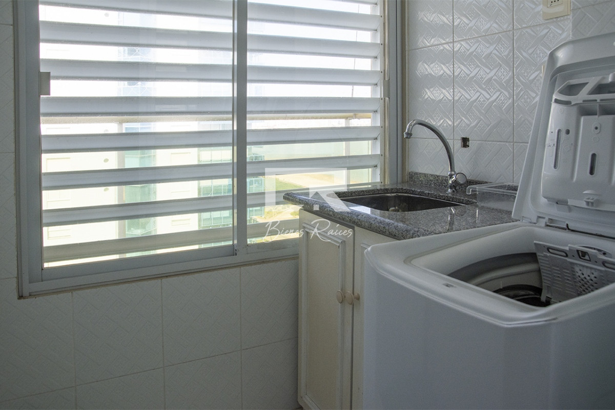 Apartamento ID.359 - Departamento de 3 dormitorios en venta frente a Playa Mansa, Coral Tower
