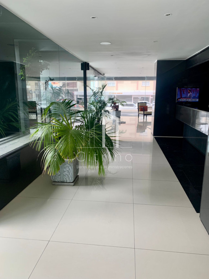 Apartamento ID.2349 - En venta apartamento de 2 mas dep. en Península, Punta del Este