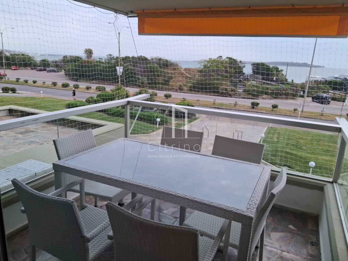 Apartamento ID.346 - Hermoso Departamento de 3 dormitorios en venta frente al mar. 