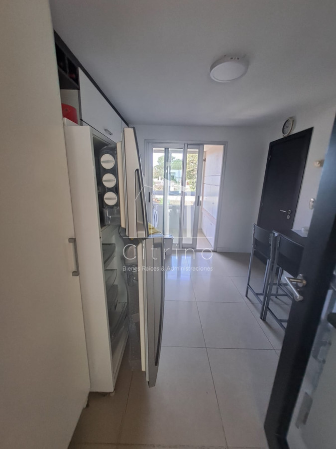Apartamento ID.1888 - Apartamento en Playa Mansa a la venta 3 Dormitorios con vista