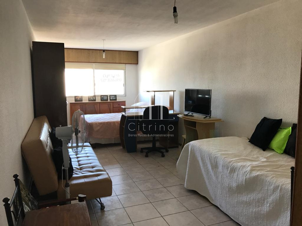 Apartamento ID.150 - Vende monoambiente con bajos gastos comunes y servicios en Aidy Grill, Punta del Este.