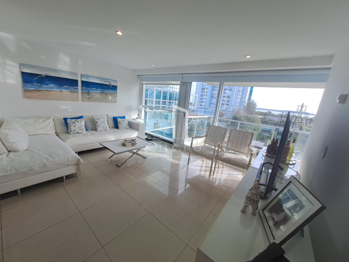 Apartamento ID.1888 - Apartamento en Playa Mansa a la venta 3 Dormitorios con vista