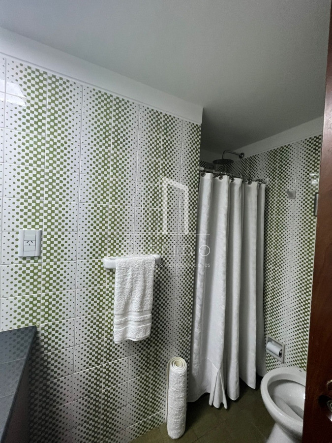 Apartamento ID.2349 - En venta apartamento de 2 mas dep. en Península, Punta del Este