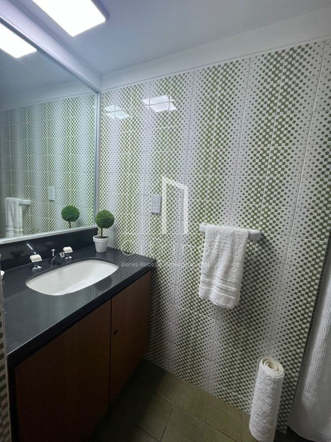 Apartamento ID.2349 - En venta apartamento de 2 mas dep. en Península, Punta del Este