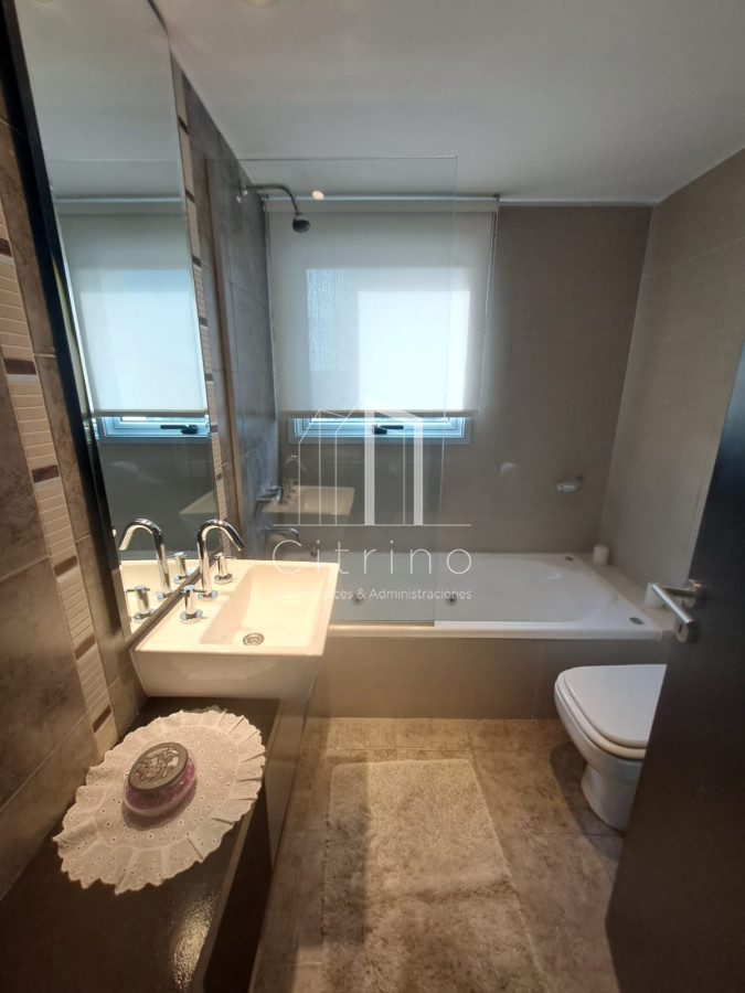 Apartamento ID.1888 - Apartamento en Playa Mansa a la venta 3 Dormitorios con vista