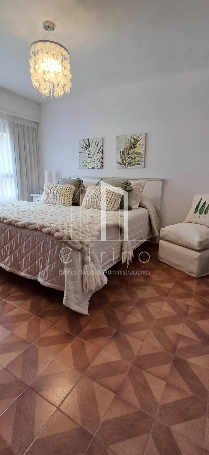 Apartamento ID.2349 - En venta apartamento de 2 mas dep. en Península, Punta del Este