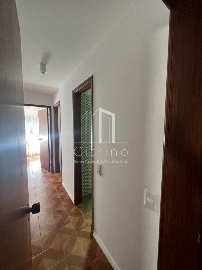 Apartamento ID.2349 - En venta apartamento de 2 mas dep. en Península, Punta del Este