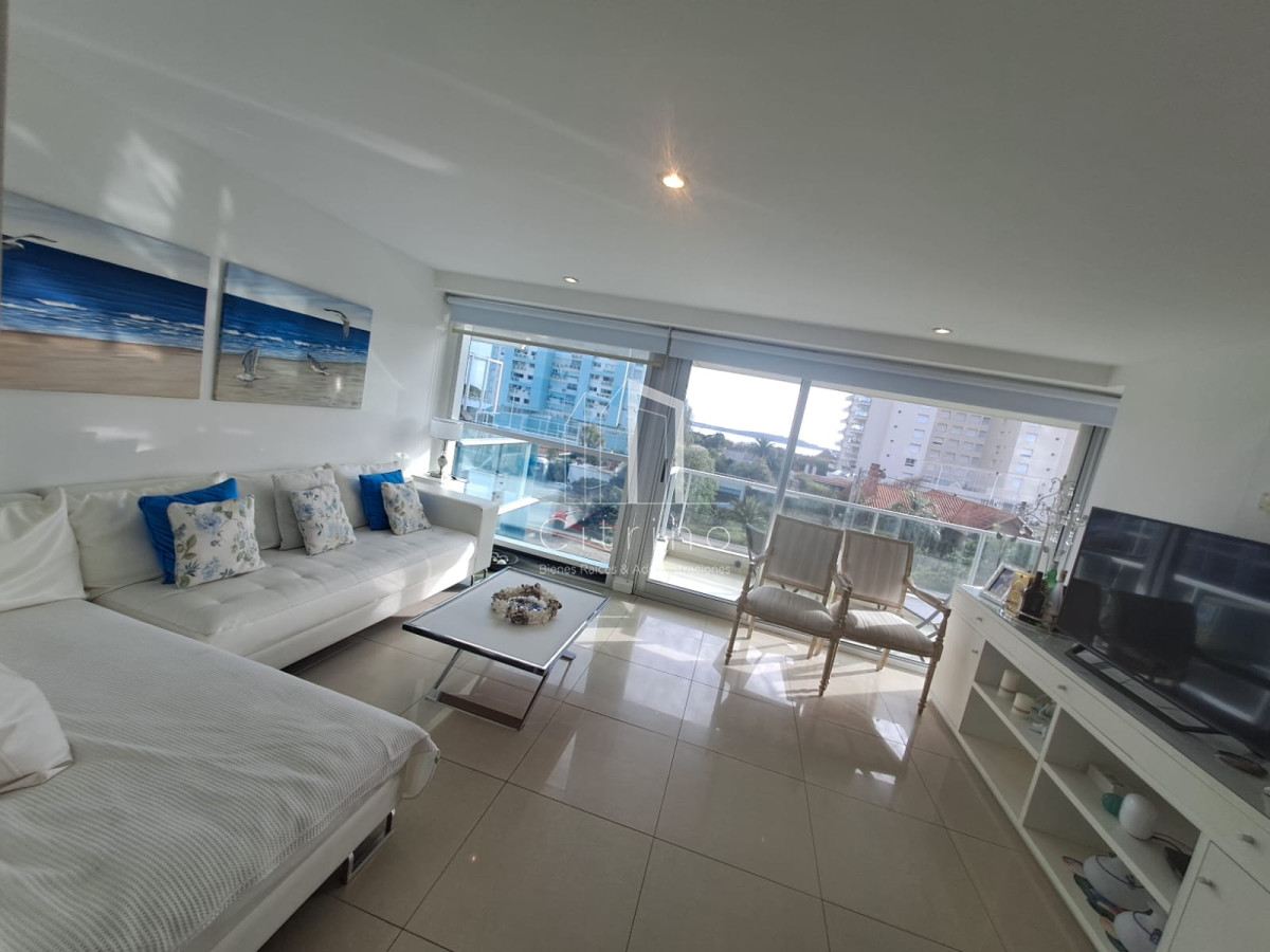 Apartamento ID.1888 - Apartamento en Playa Mansa a la venta 3 Dormitorios con vista