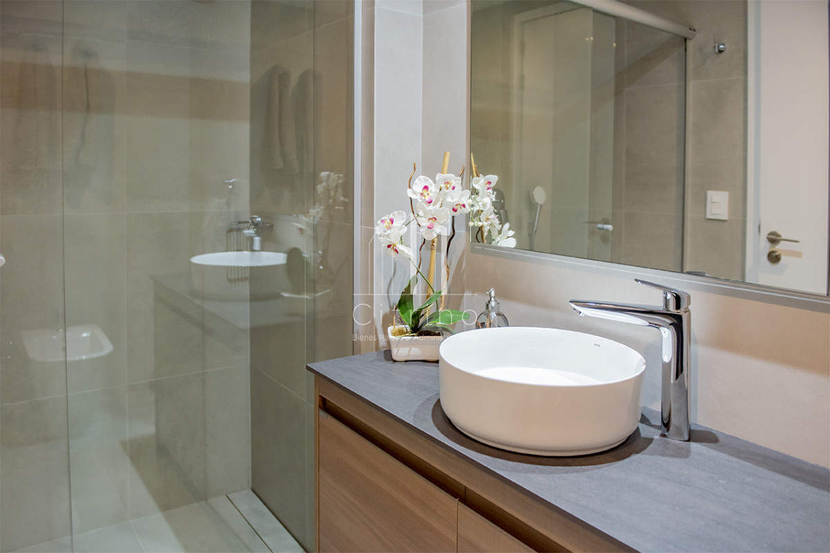 Apartamento ID.1824 - Gran oportunidad, departamento frente al mar con vista a la bahia en venta. Torre Venetian.