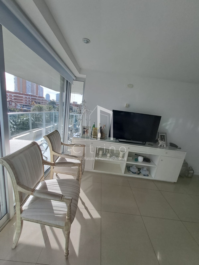 Apartamento ID.1888 - Apartamento en Playa Mansa a la venta 3 Dormitorios con vista