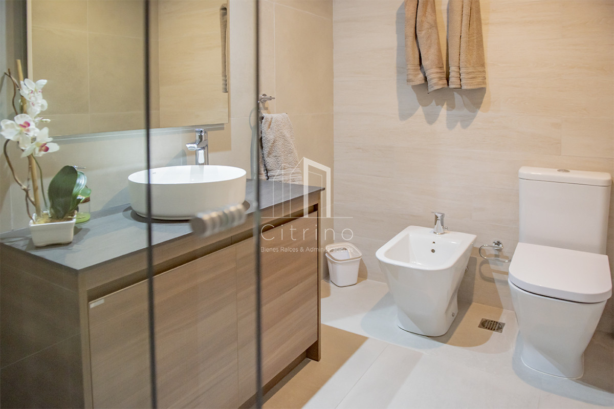 Apartamento ID.1824 - Gran oportunidad, departamento frente al mar con vista a la bahia en venta. Torre Venetian.