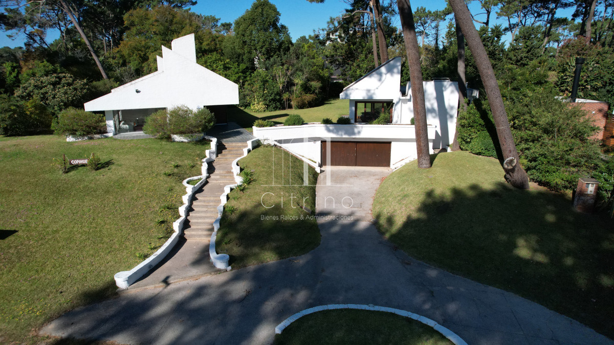 Casa ID.1565 - Casa en venta en Lugano, Punta del este, 3 dormitorios y dependencia