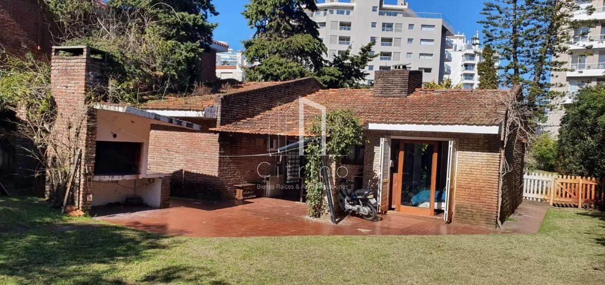 Casa ID.573 - Venta Casa en Aidy Grill, Punta del Este con parrillero a pocas cuadras del mar