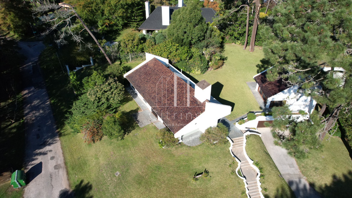 Casa ID.1565 - Casa en venta en Lugano, Punta del este, 3 dormitorios y dependencia