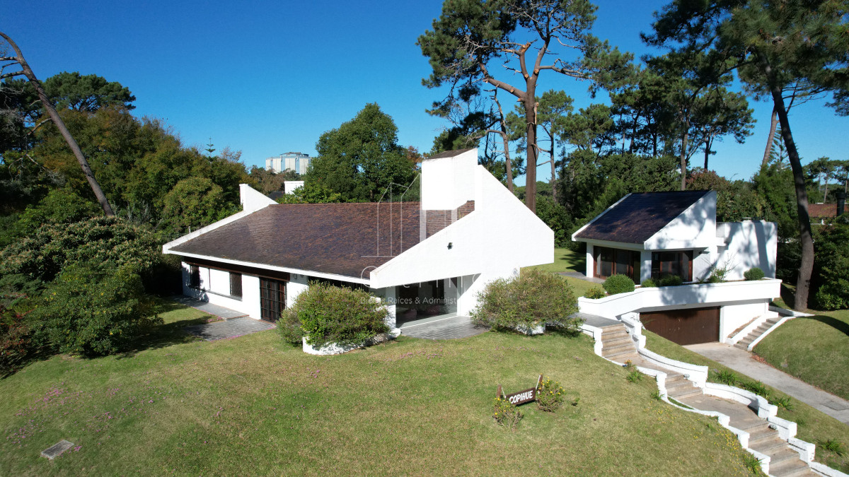 Casa ID.1565 - Casa en venta en Lugano, Punta del este, 3 dormitorios y dependencia
