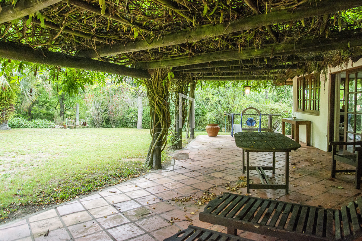 Casa ID.2426 - En venta casa de 1 dormitorio con dependencia en Cantegril