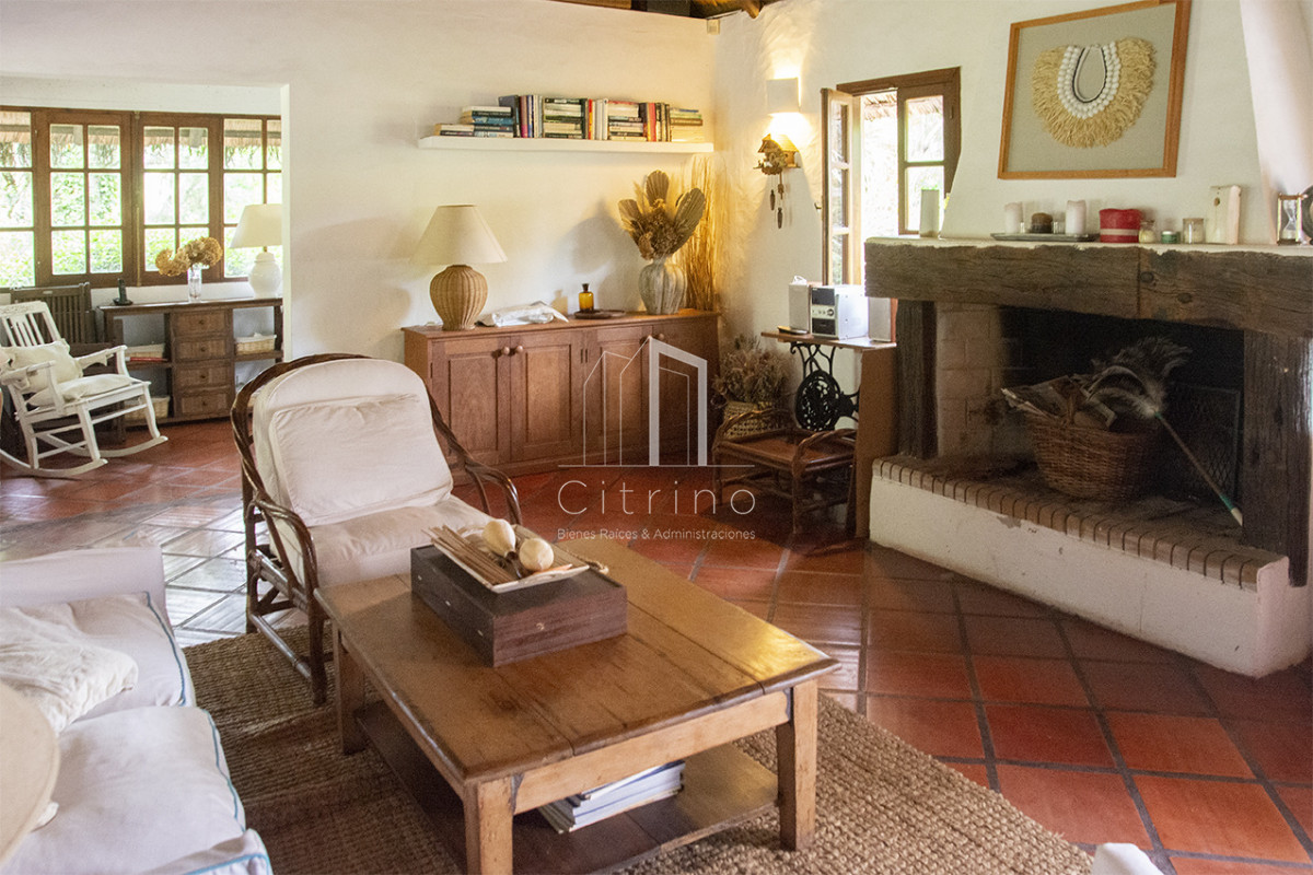 Casa ID.2426 - En venta casa de 1 dormitorio con dependencia en Cantegril