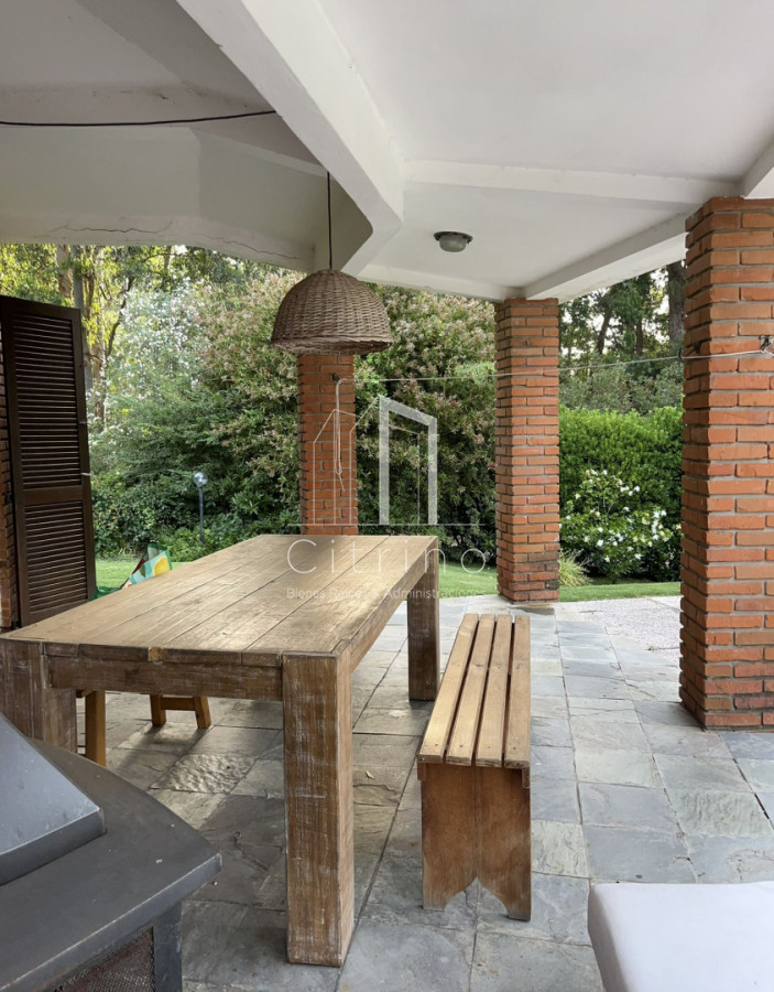 Casa ID.2447 - Alquiler anual Casa 3 dormitorios en barrio privado Punta del Este