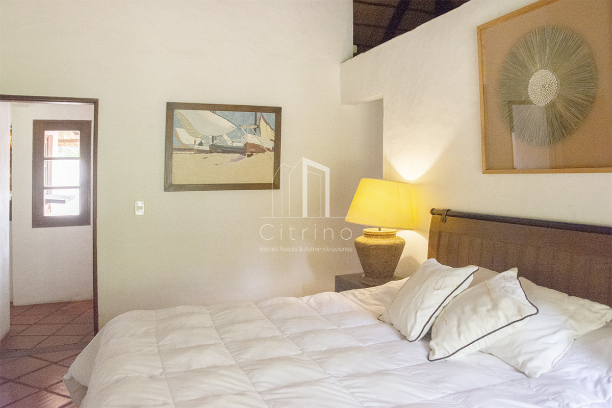Casa ID.2426 - En venta casa de 1 dormitorio con dependencia en Cantegril
