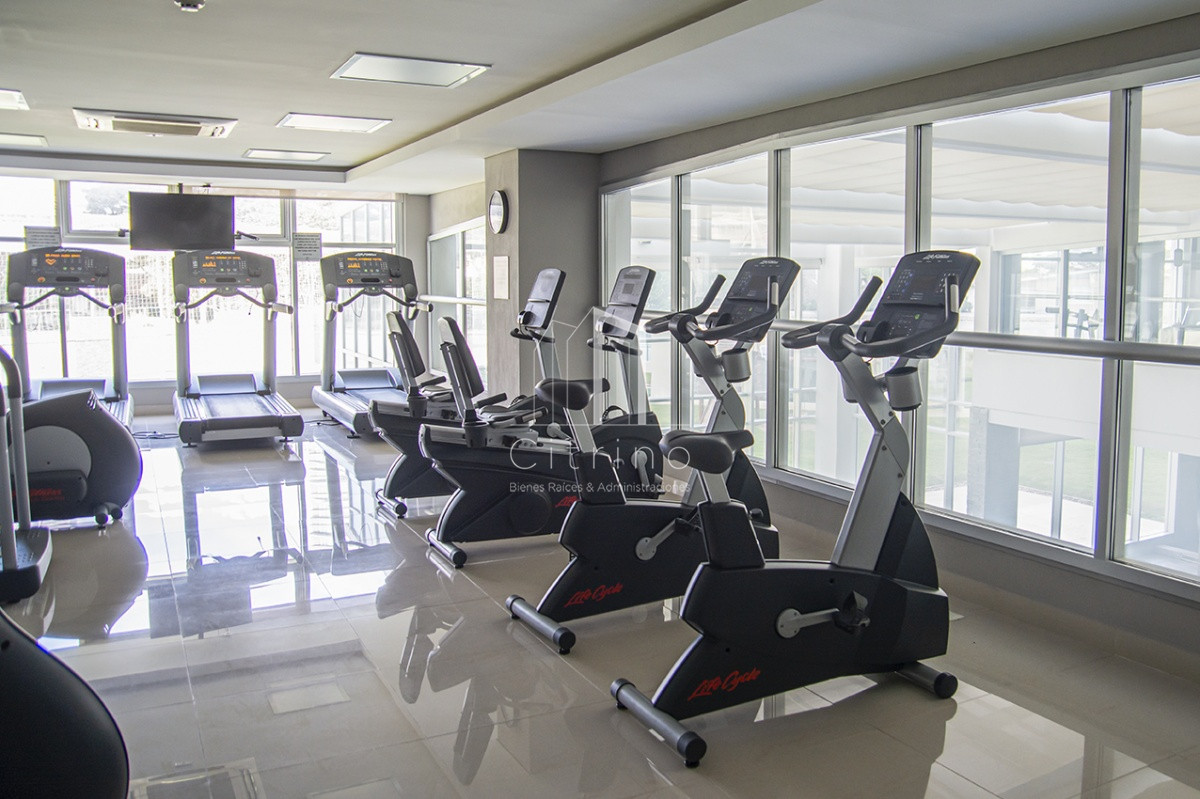 Apartamento ID.2695 - Vende apto de 2 dormitorios en Miami Boulevard ! Punta del este