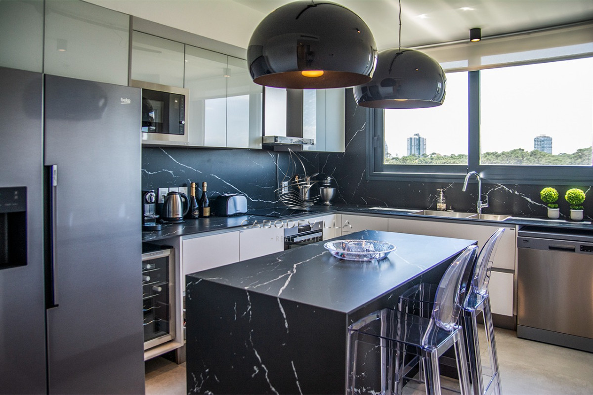 Apartamento ID.657 - Departamento de 3 suites en Alquiler frente al mar. Venetian Luxury, Punta del Este