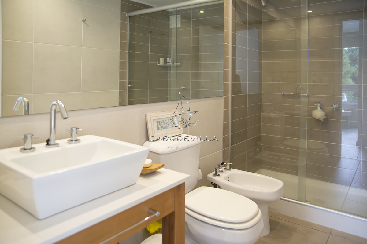 Apartamento ID.307 - Departamento de 1 dormitorio y medio en venta en complejo con amenities. Playa Brava