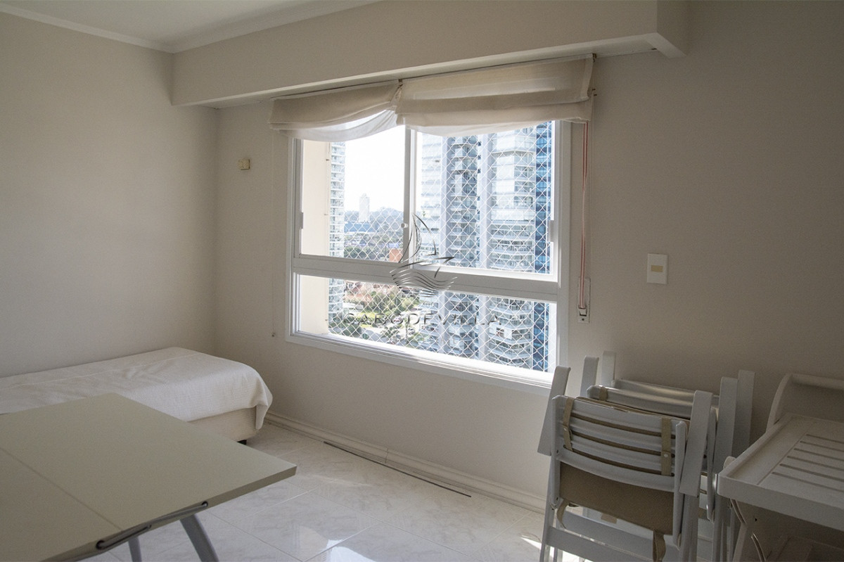 Apartamento ID.389 - Departamento de 3 dormitorios en venta frente a Playa Mansa, Coral Tower