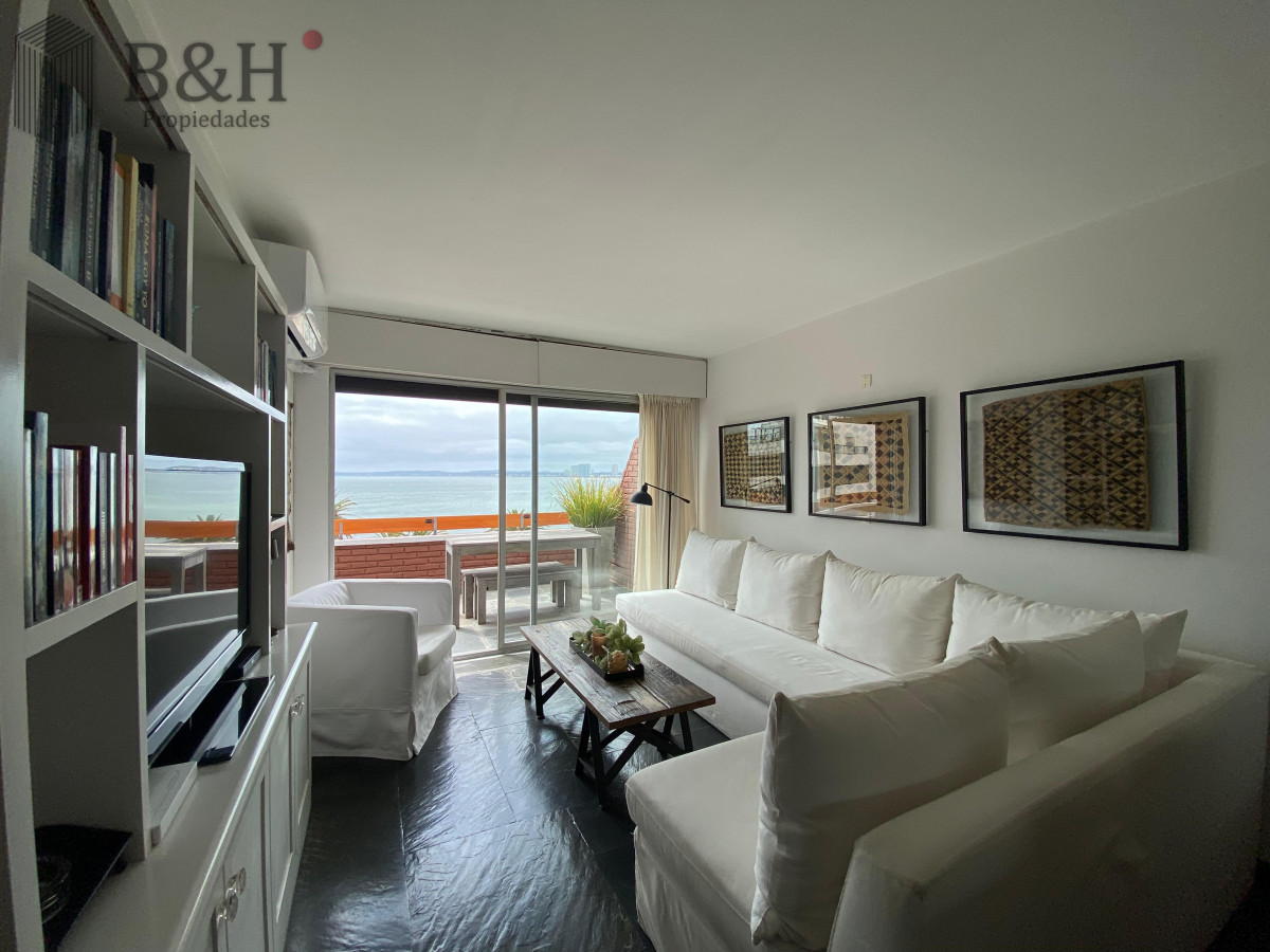 Apartamento ID.7267 - Vende apartamento con vista al mar de 3 dormitorios, Punta del Este