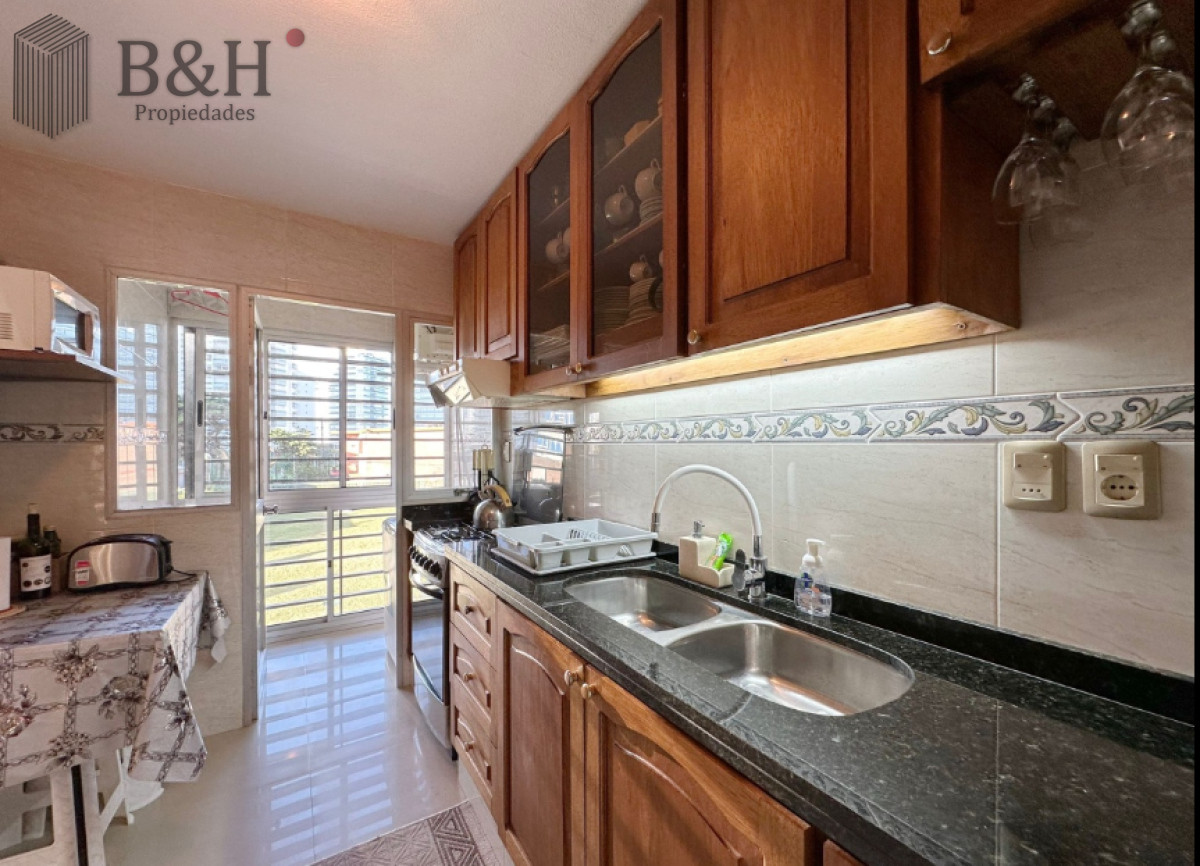 Apartamento ID.6686 - Vende Apartamento frente al mar en Brava, Punta del Este de 2 dormitorios.