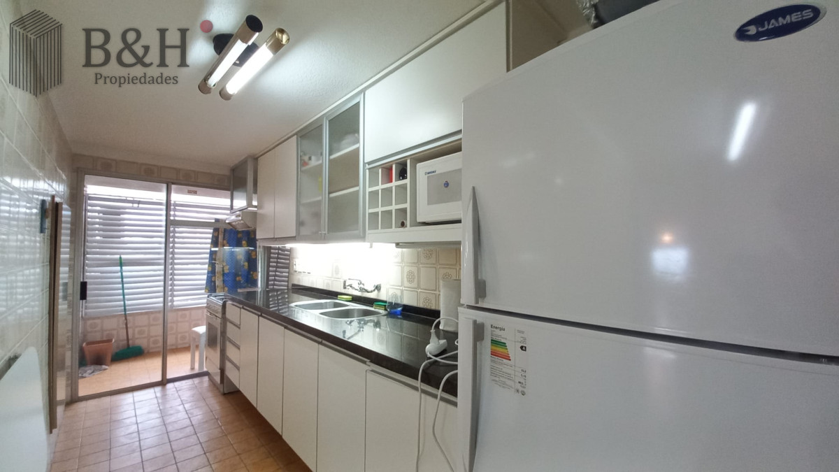 Apartamento ID.5101 - Departamento de 3 dormitorios + dependencia en venta, Playa Mansa. Torre Jefferson,.