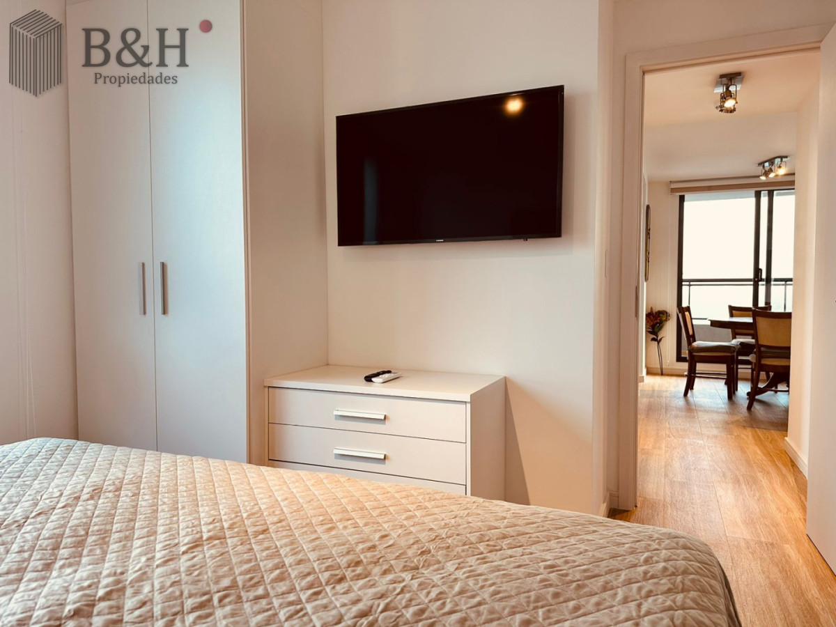 Apartamento ID.7981 - En venta apartamento de  2 dormitorios con hermosa vista parcial al mar en Brava, Punta del Este