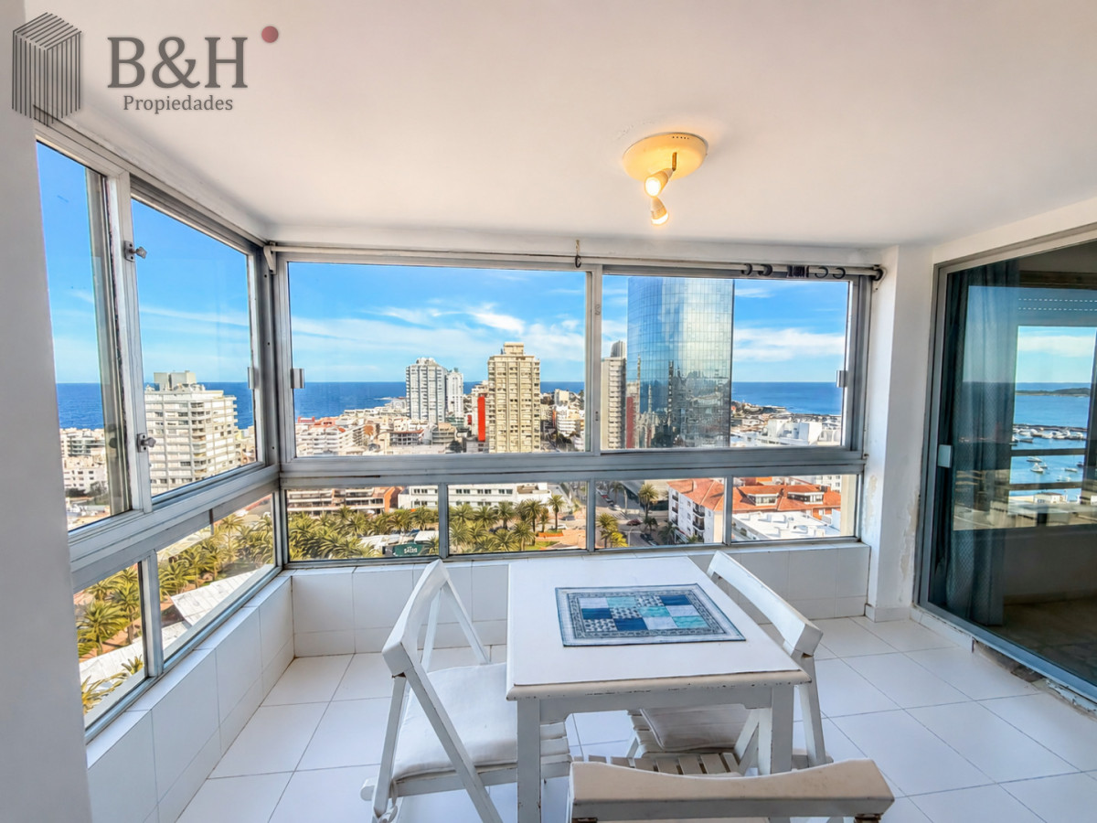 Apartamento ID.7842 - En venta en torre Libertador, apartamento de 3 dormitorios con vista agradable entorno 