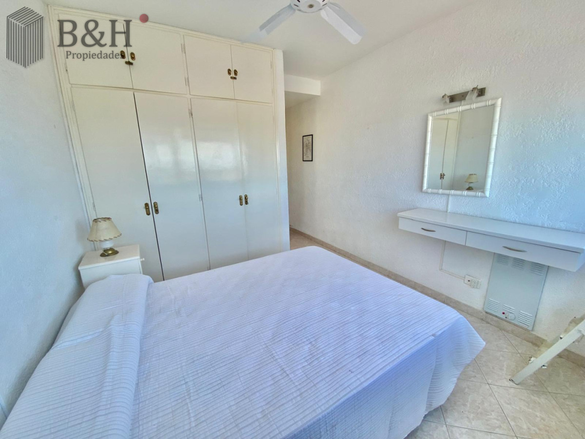 Apartamento ID.6524 - Apartamento de 2 dormitorio y medio en Primera lineal de Playa brava , Punta del este 