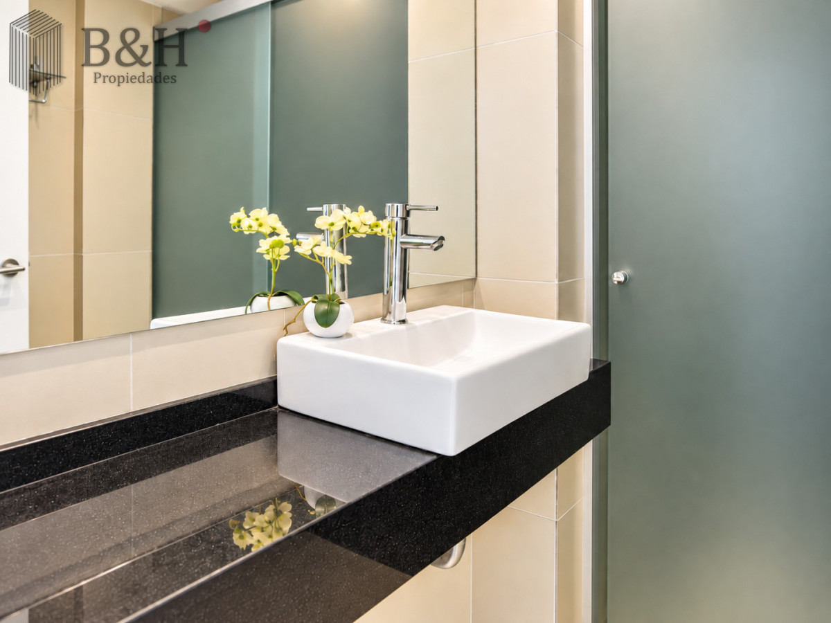 Apartamento ID.7841 - En alquiler Departamento frente al mar en Playa Mansa de 3 dormitorios Punta del Este