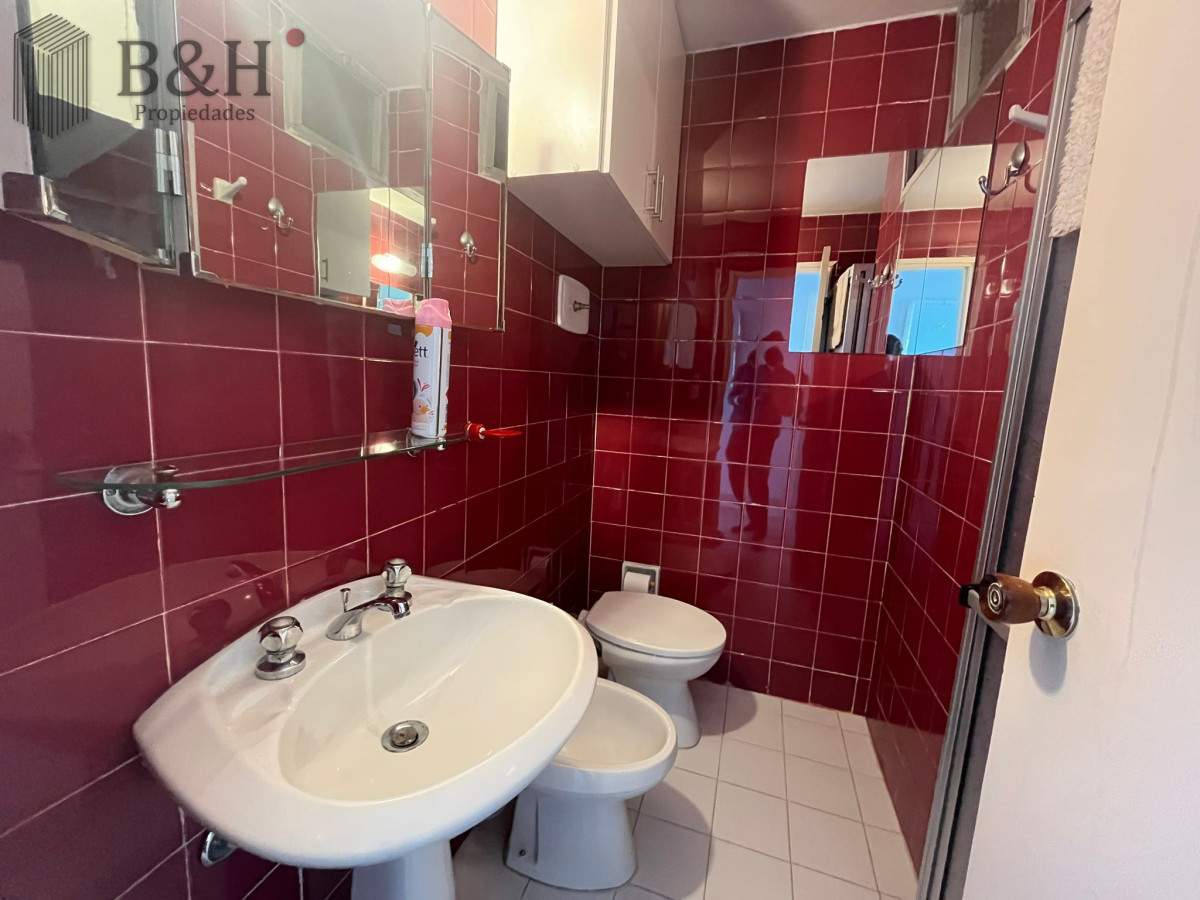 Apartamento ID.6524 - Apartamento de 2 dormitorio y medio en Primera lineal de Playa brava , Punta del este 