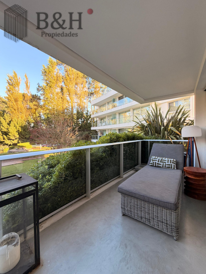Apartamento ID.7837 - Departamento de 1 dormitorio en Playa Mansa, Punta del este