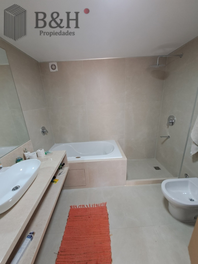 Apartamento ID.5610 - Departamento de 2 dormitorios en venta, Playa Brava, Punta del Este. Silente