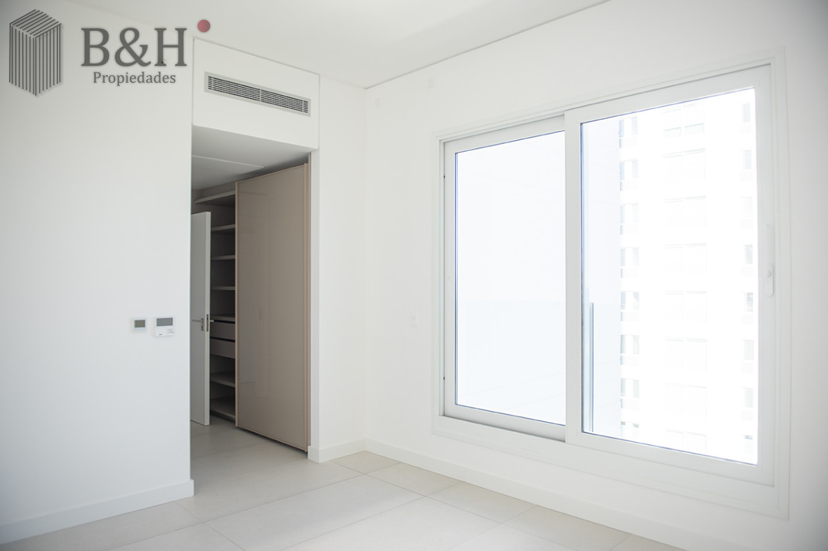 Apartamento ID.6213 - Vende Le Parc IV Esquinero a estrenar ! Punta del Este 