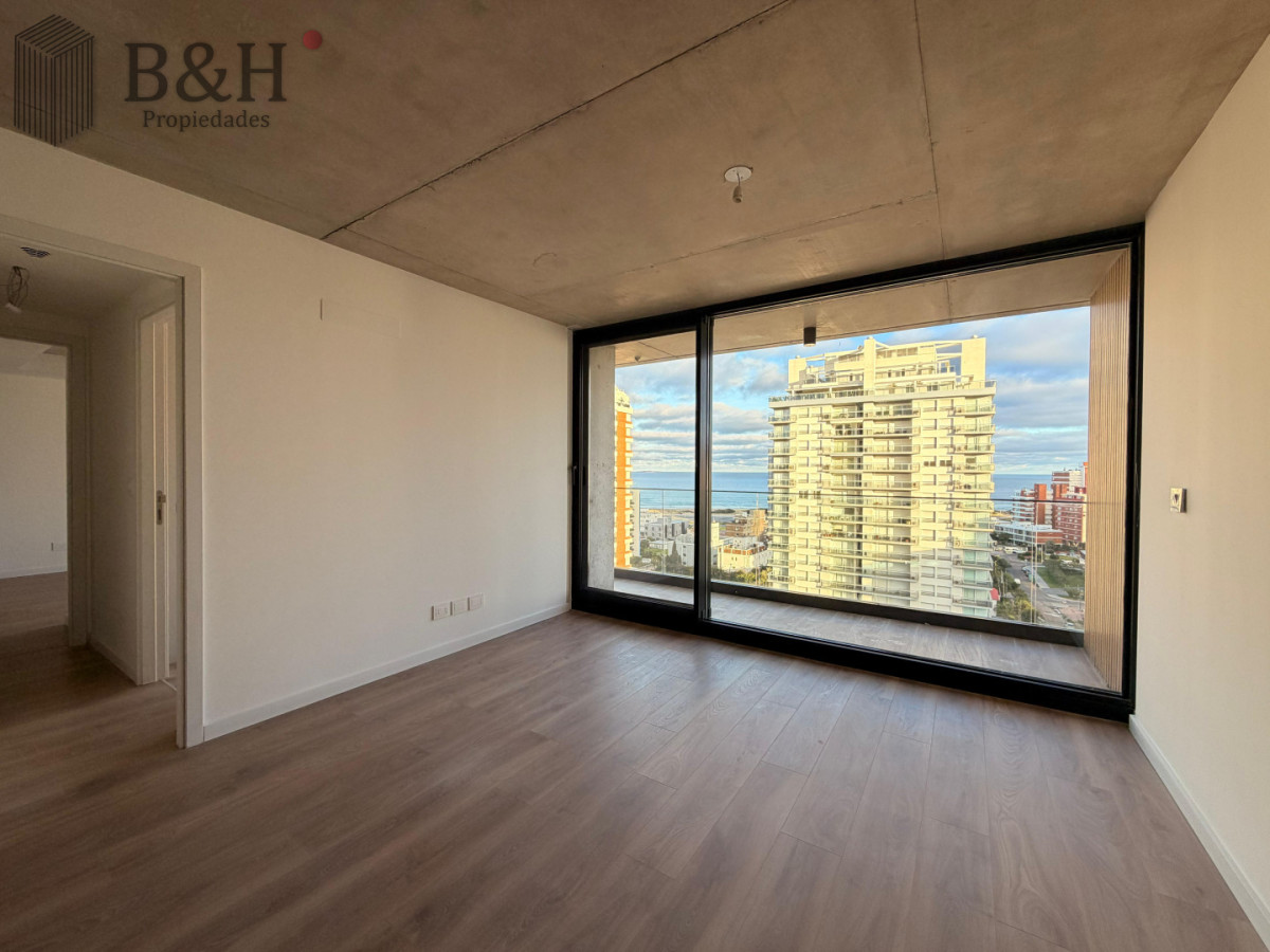 Apartamento ID.7574 - En venta apartamento de 2 dormitorios,  con agradable vista en Mansa, Punta del Este