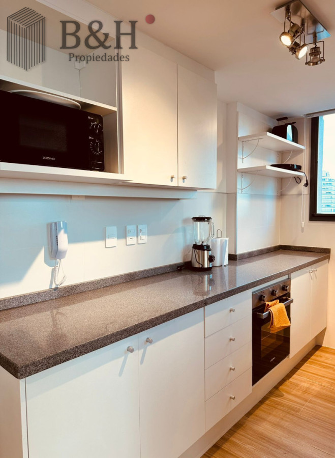Apartamento ID.7981 - En venta apartamento de  2 dormitorios con hermosa vista parcial al mar en Brava, Punta del Este